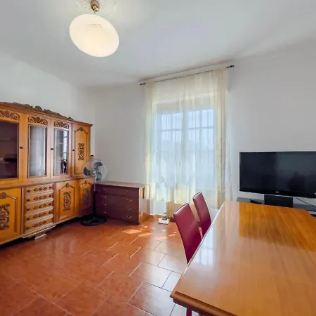Spaziosa Casa Sulle Alture