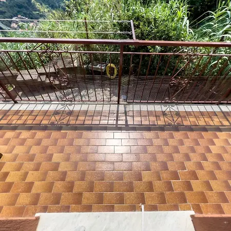 Spaziosa Casa Sulle Alture Варацце