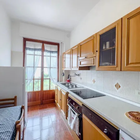 Spaziosa Casa Sulle Alture